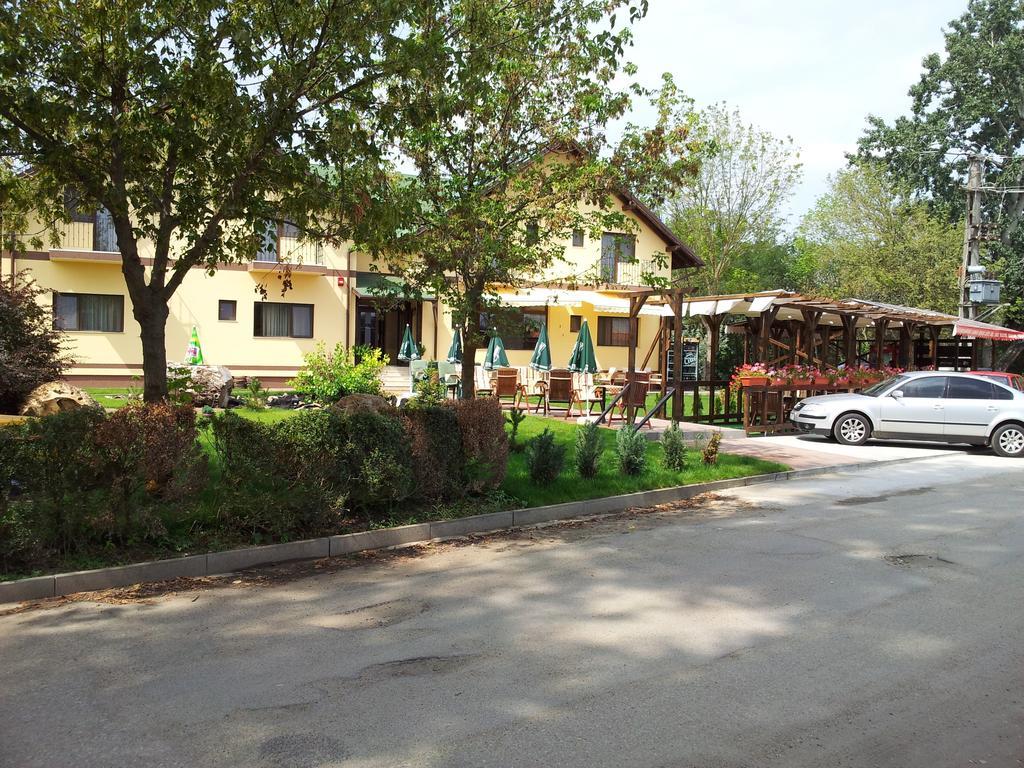 Pensiunea Lunca Arad Exterior photo